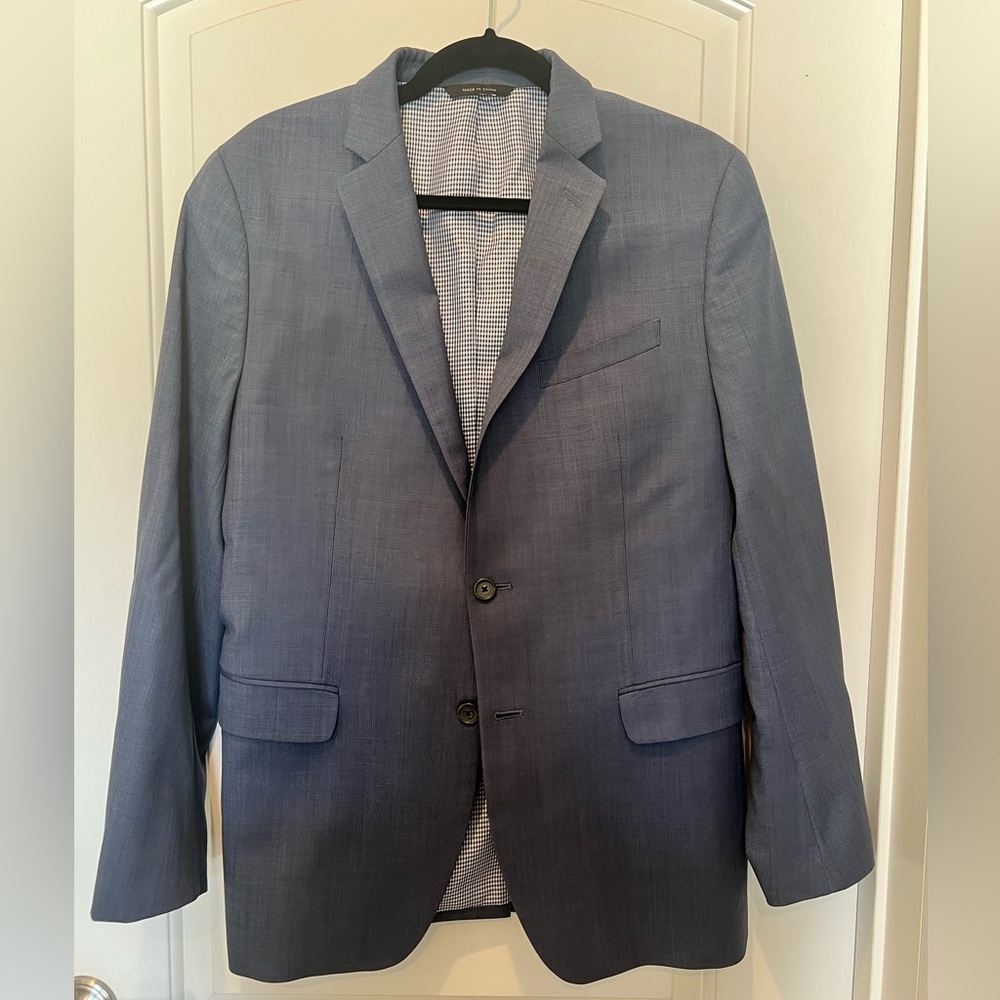 Banana Republic Men’s Suit - Modern Slim Fit, size 40 jacket, 33/32 pants.